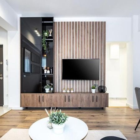 Majestic Apartament With View In Magheru บูคาเรสต์ ภายนอก รูปภาพ