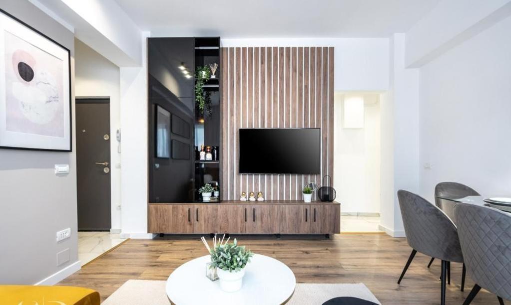 Majestic Apartament With View In Magheru บูคาเรสต์ ภายนอก รูปภาพ