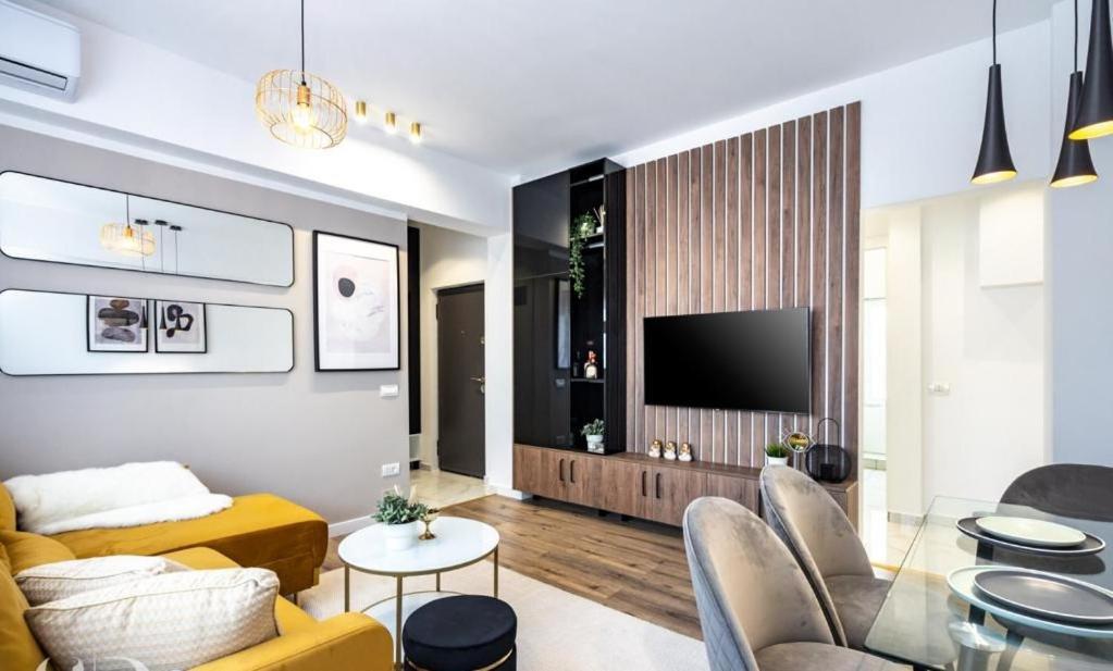 Majestic Apartament With View In Magheru บูคาเรสต์ ภายนอก รูปภาพ
