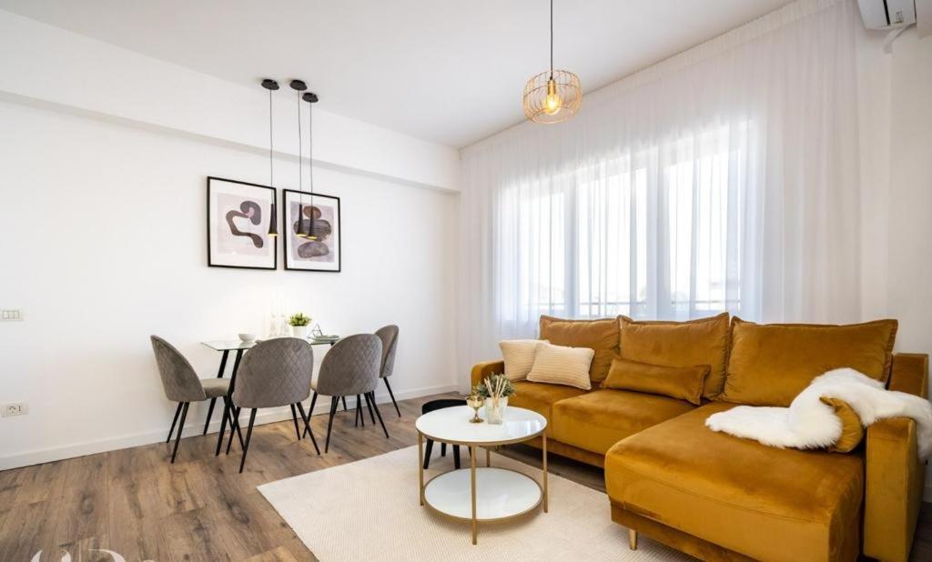 Majestic Apartament With View In Magheru บูคาเรสต์ ภายนอก รูปภาพ