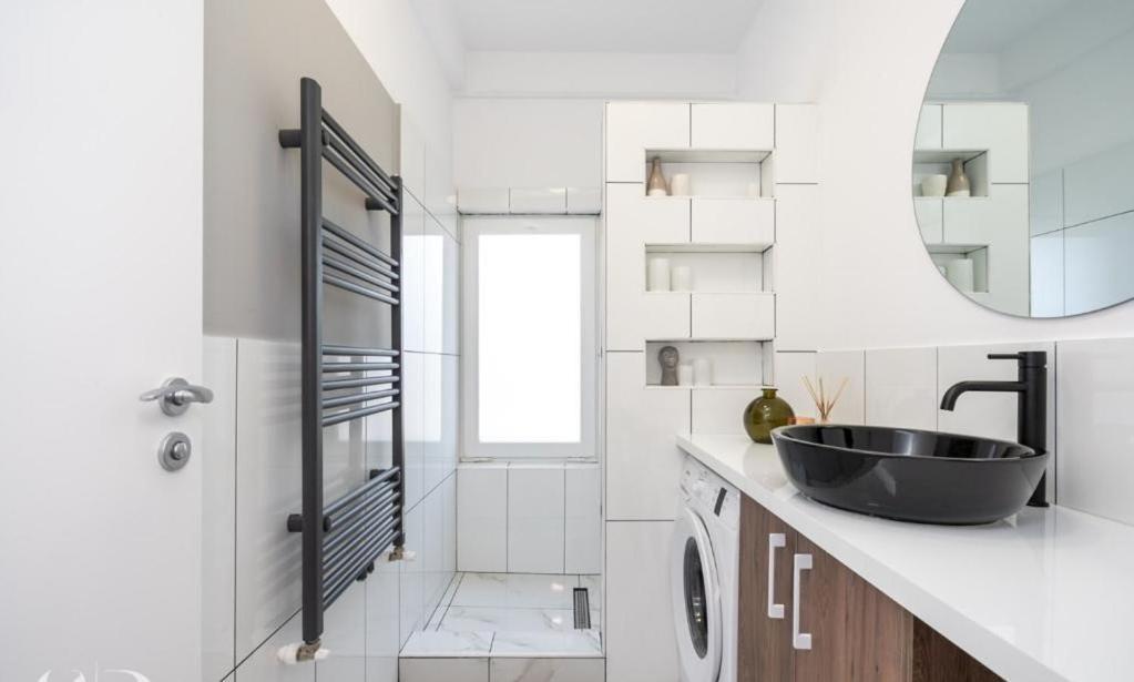 Majestic Apartament With View In Magheru บูคาเรสต์ ภายนอก รูปภาพ